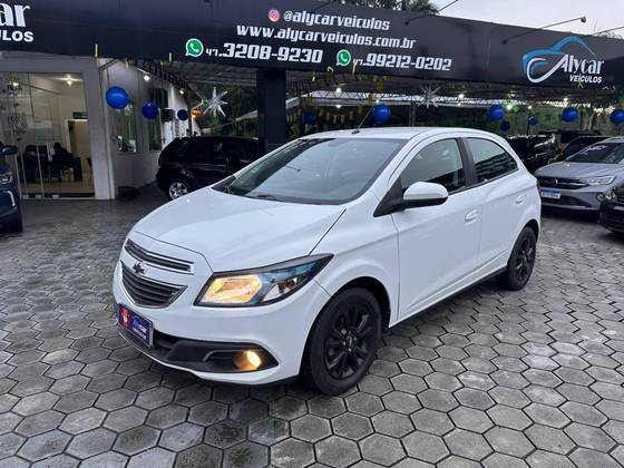 CHEVROLET ONIX 1.4 MPFI LTZ 8V FLEX 4P MANUAL CHEVROLET ONIX 1.4 MPFI LTZ 8V FLEX 4P MANUAL